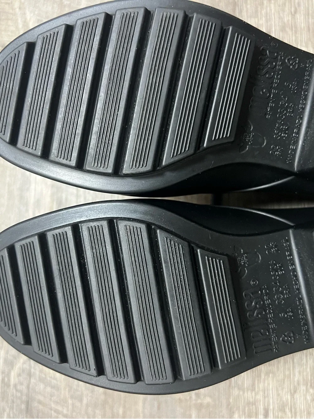 Melissa stylish black